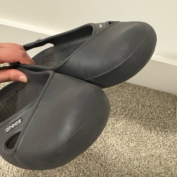 Crocs Jayna Sling Back Black Rubber Flat Sandal Gem on Strap Size 7 - Picture 11 of 13